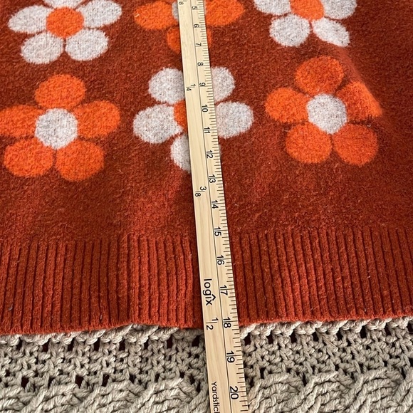 Coco‎ & Jamieson Cropped Sweater Women’s Sz M 2 tone orange with flower design - Picture 11 of 15